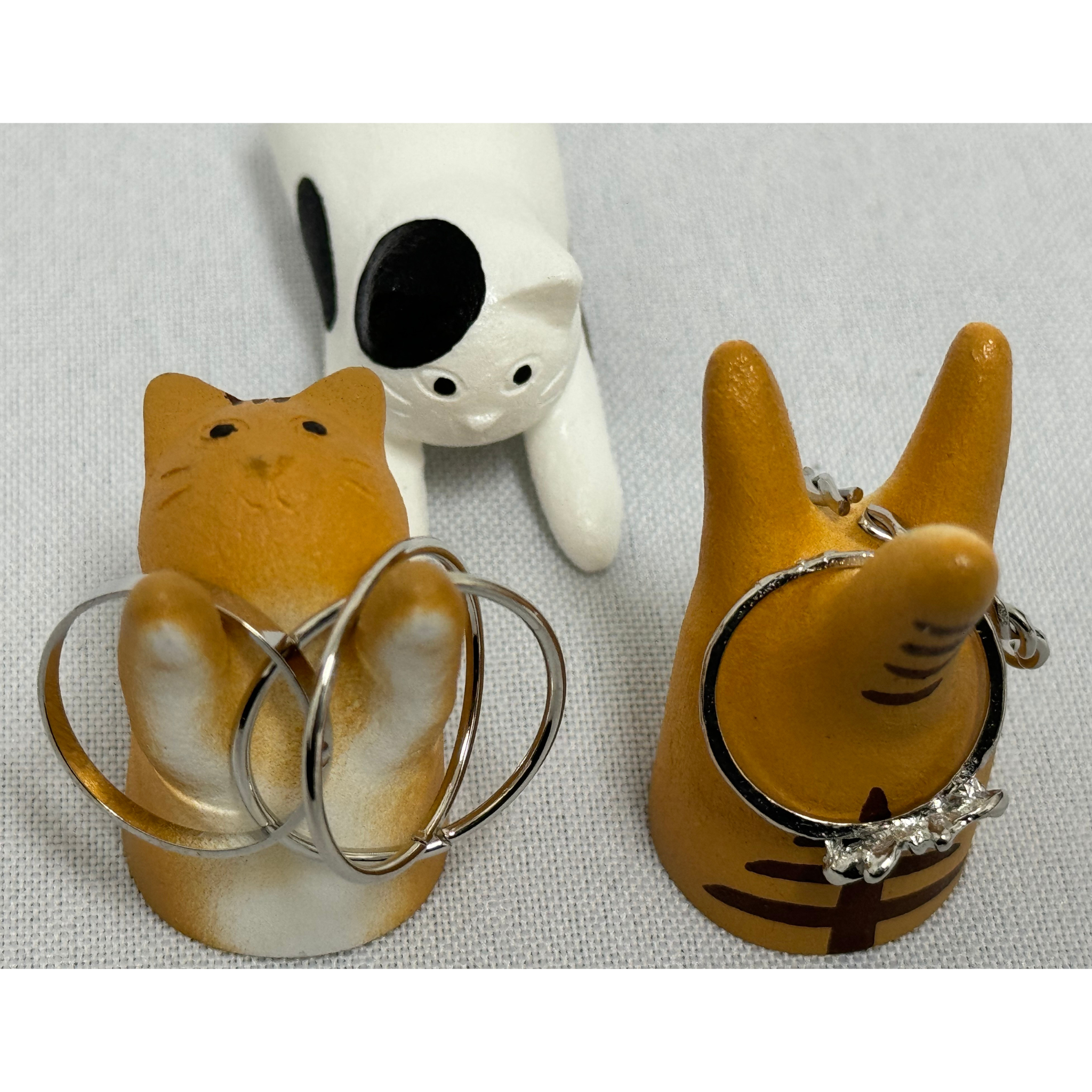 BAP-Jumping Cat Ring Stand