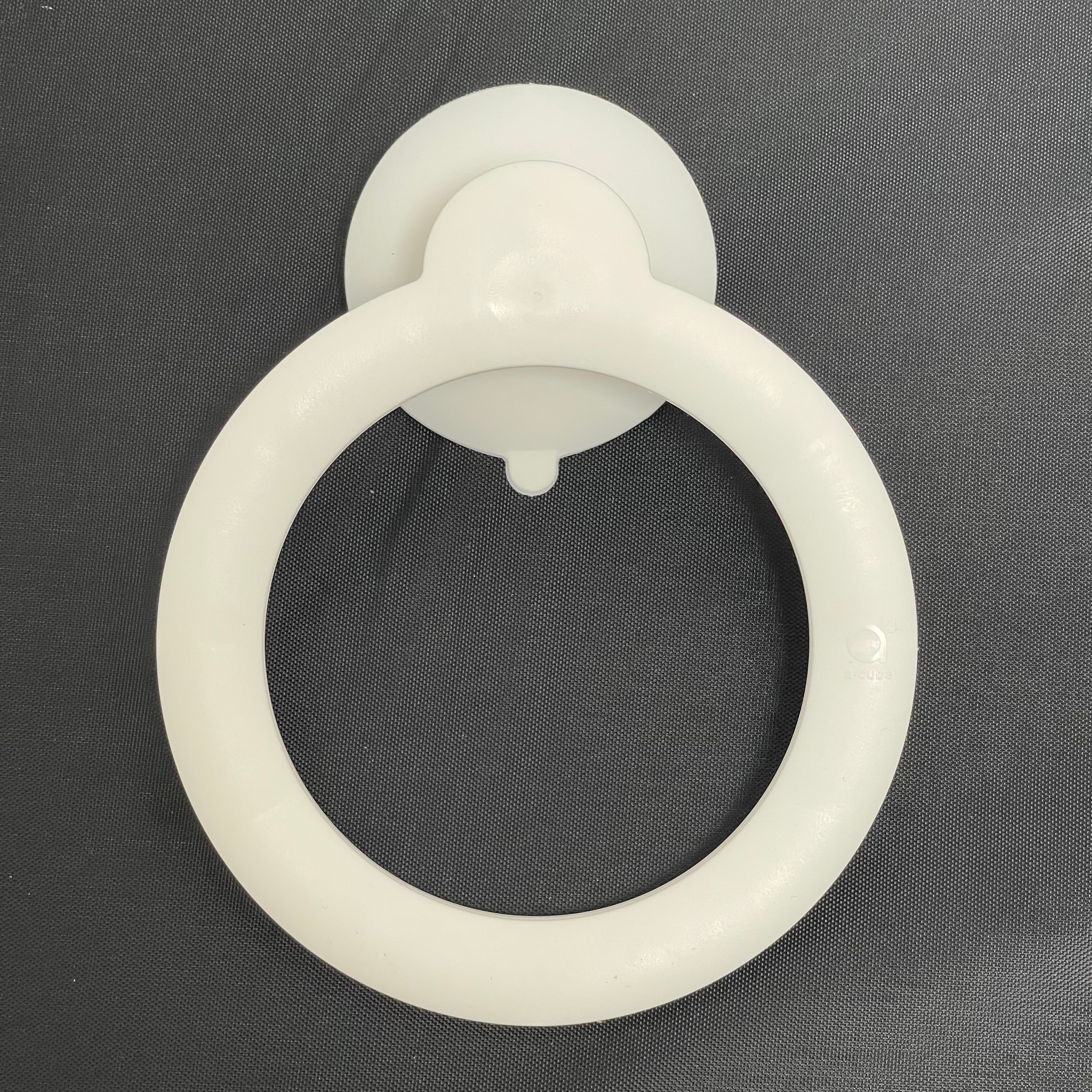 NN-Suction Towel Ring SANEI